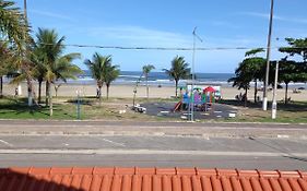 Condomínio - Vista frontal ao Mar